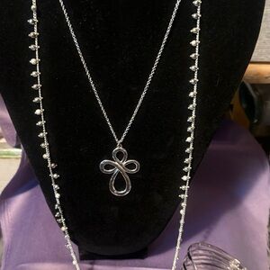 Stylish Silver Infinity Pendant Necklace